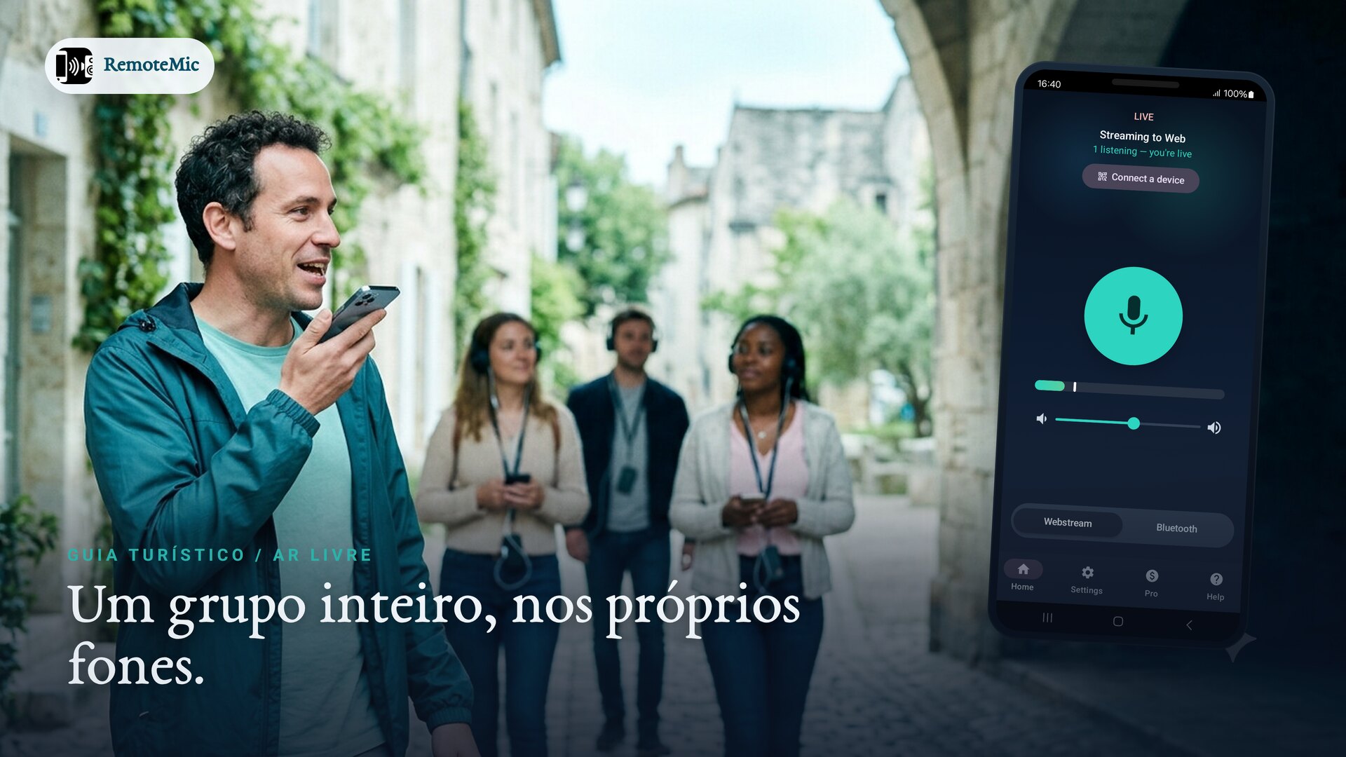 Guia turístico conduzindo um grupo que escuta nos próprios fones, sem Wi‑Fi
